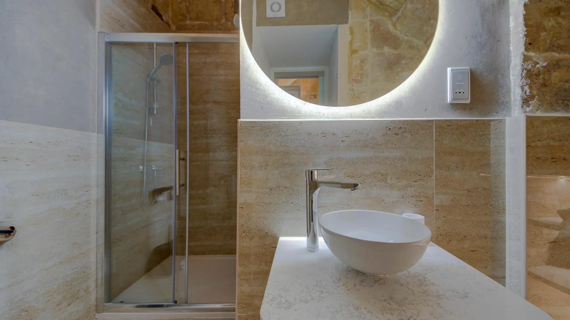 Chateau Blue Valletta 0*,